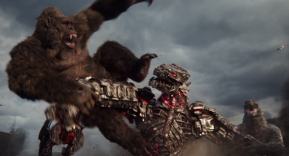Kong kicks Mechagodzilla's head
